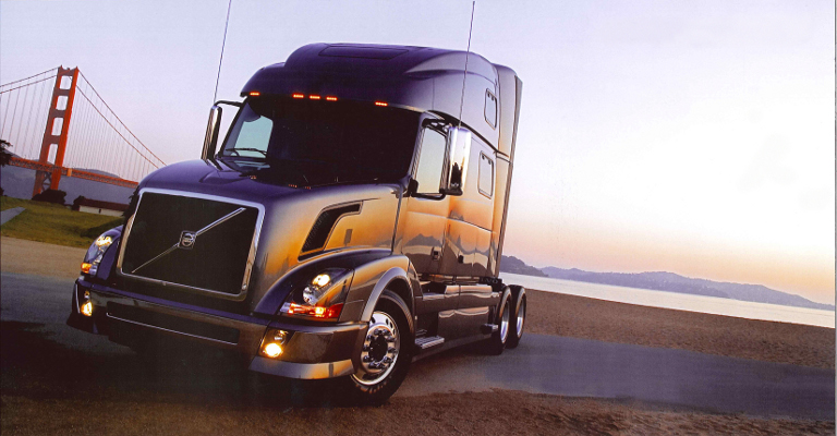 ボルボ・トラックの2012ボルボVN大型トラックプラットフォームに使用されているSABICの一般消費リサイクル材Valox iQ*樹脂