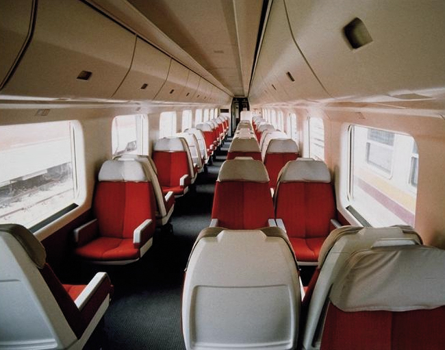 SABICのLEXAN?シート製品、透明および半透明の製品が鉄道車両内装に使用可能